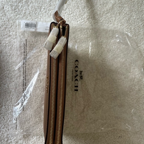 NWT Coach double zipper wallet - Picture 3 of 3